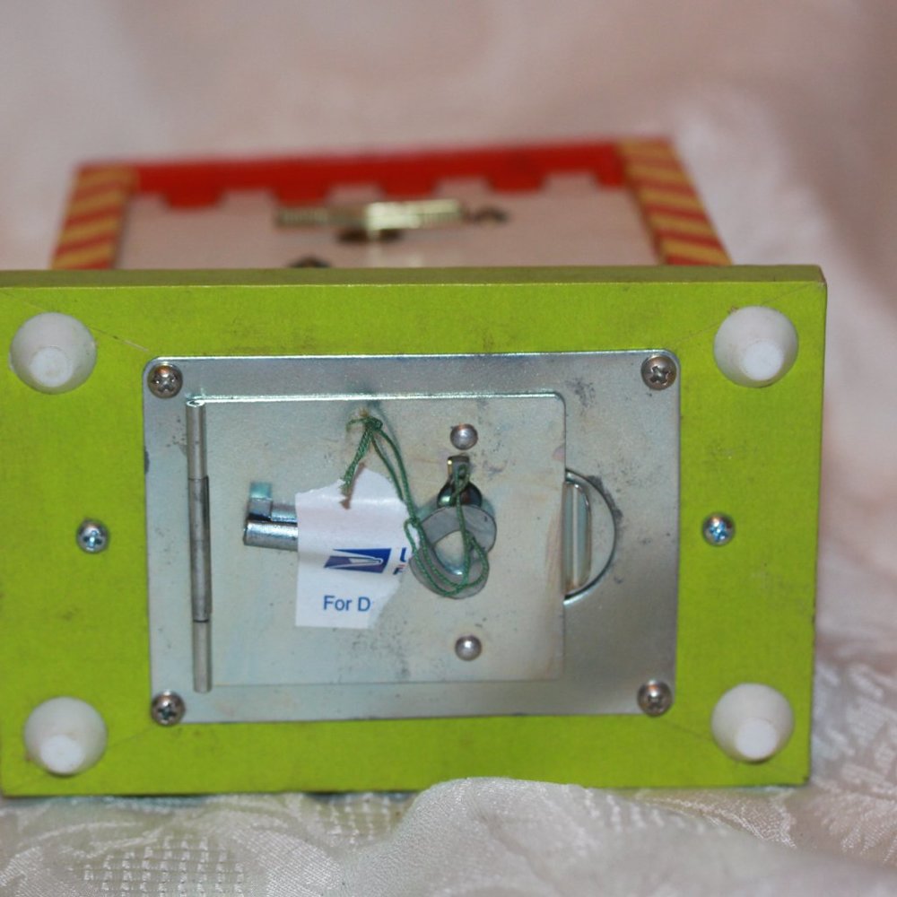 Vintage Dancing Clown Music Box Coin Piggy Still Bank WITH KEY - Picture 5 of 6